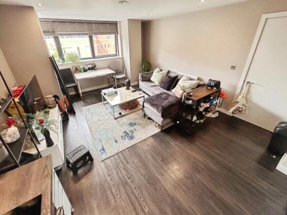 1 bed Apartment to rent Image 6