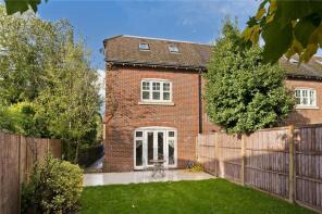 16, Rythe Close, Claygate, Esher KT10 9DD