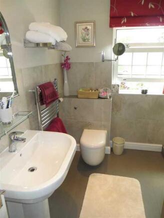 Master Bedroom ensuite shower