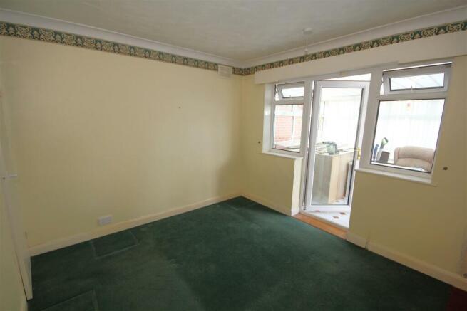 Bedroom 1 / Dining Room