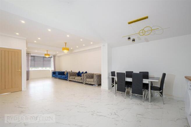 3 bed Semi-Detached for sale Image 6