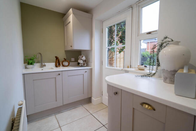 Lucerne Drive, Crawley, RH10 photo 4