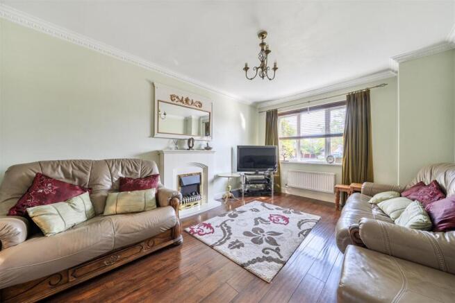 20 Kings Park Drive, Binley