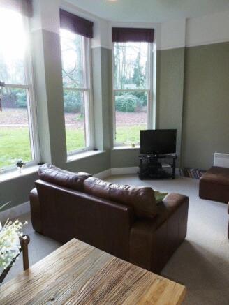 Dining Area / Lounge