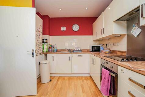 Featherstone Road, Southall, UB2