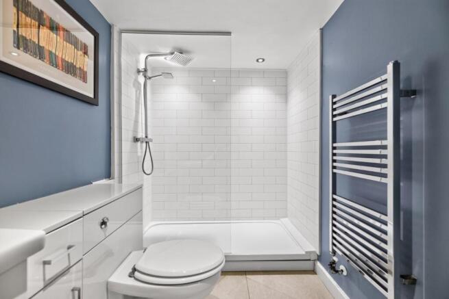 2 bed Apartment for sale Image 5