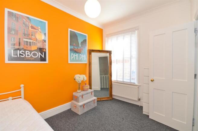 Bedroom 2.JPG