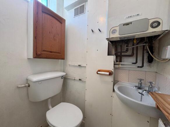 1 bed Detached for sale Image 5