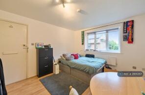 2, Solar Court, King Georges Avenue, Watford WD18 7TD