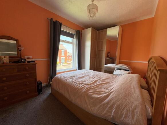Bedroom 1.jpg