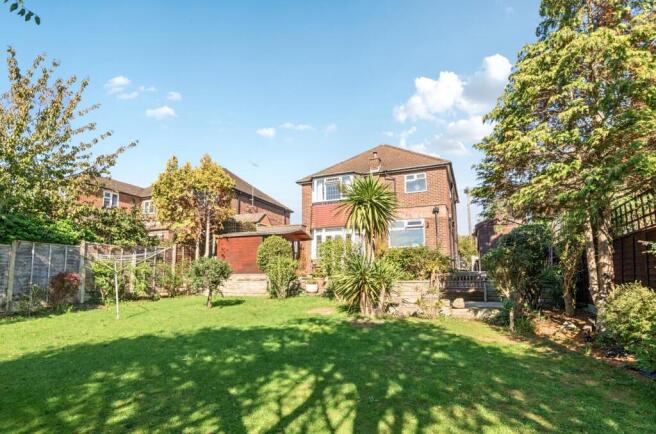 Framfield Close, Woodside Park photo 4