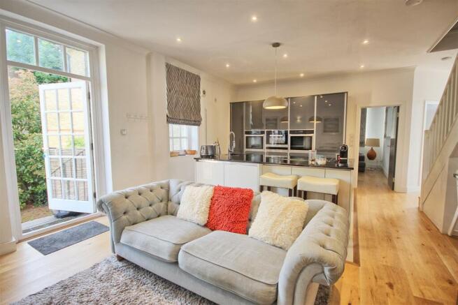 SITTING AREA