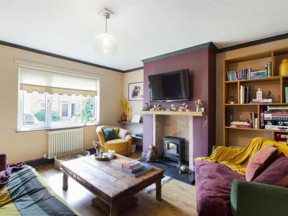 Living room to front.jpg