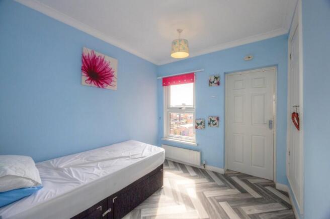 3 bed Terraced for sale Image 10