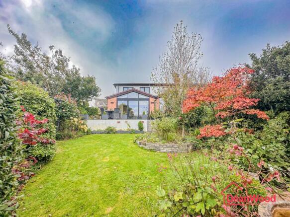 The Oaks, 23 Ballaquark, Douglas photo 2