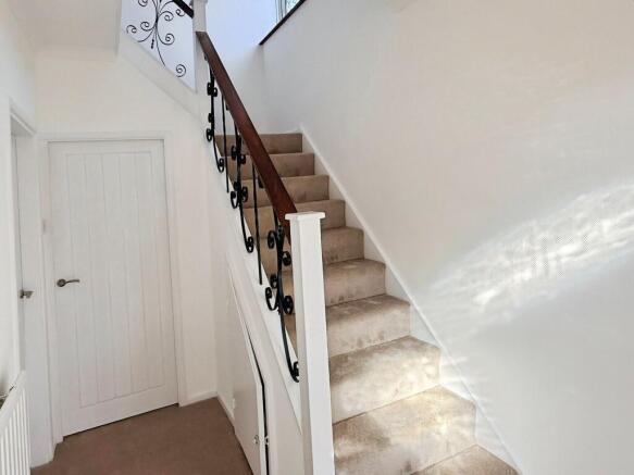 Woodnewton Drive, Leicester, LE5 photo 4