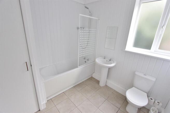 2 bed Flat to rent Image 10