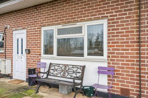 Flat Iver Court, IVER, SL0