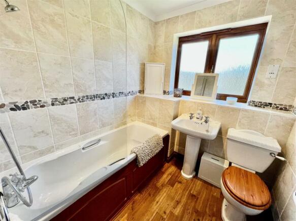 Bathroom.jpg