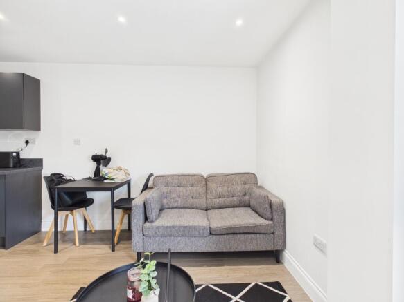 1 bed Flat to rent Image 10