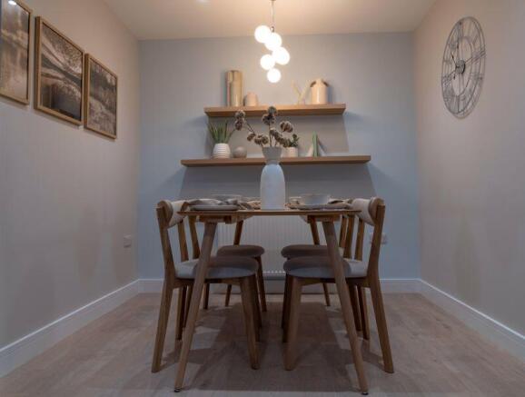 3 bed Semi-Detached for sale Image 6