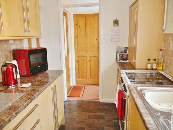 Kitchen Photo 2