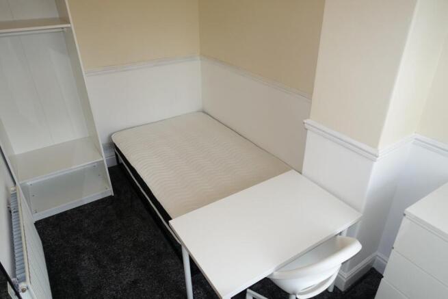 3 bed House to rent Image 6