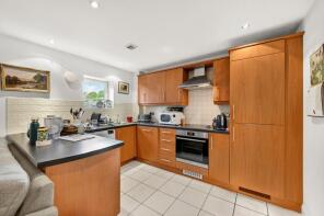 2, Holland Gardens, Brentford TW8 0BE