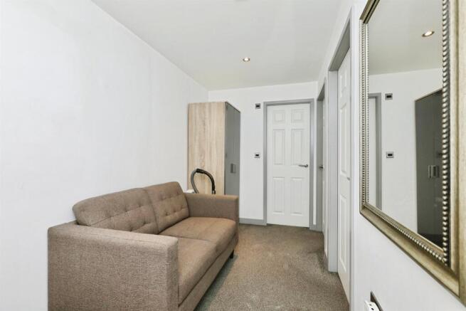 1 bed Flat for sale Image 12