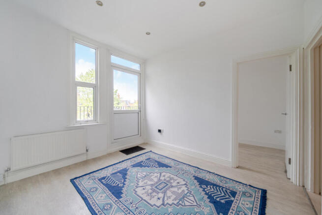 1447353-11-69de3d...