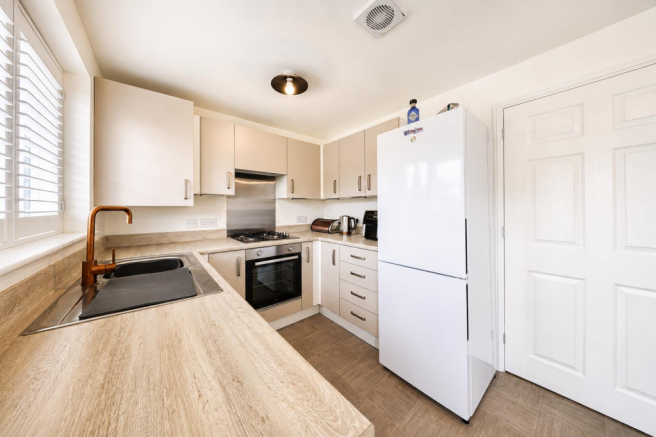 2 bed Semi-Detached for sale Image 3