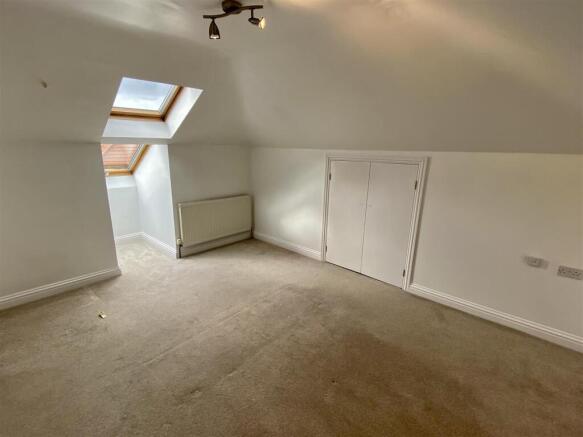1 bed Apartment to rent Image 5
