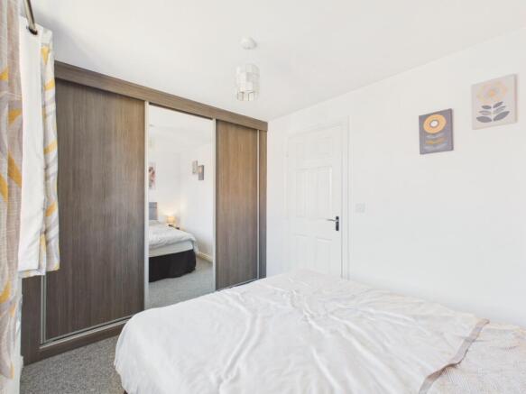 2 bed Terraced for sale Image 12