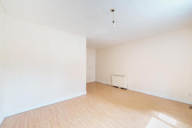 1334310-4-688ca86...