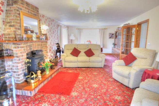 Lounge/Dining Room