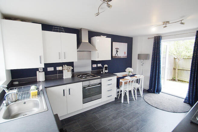 3 bed Semi-Detached for sale Image 5