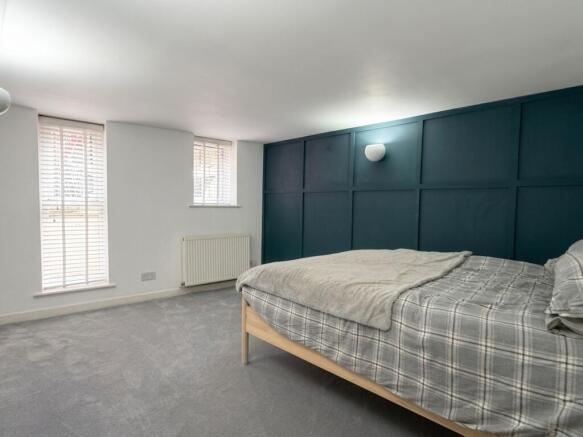 2 bed Flat for sale Image 6
