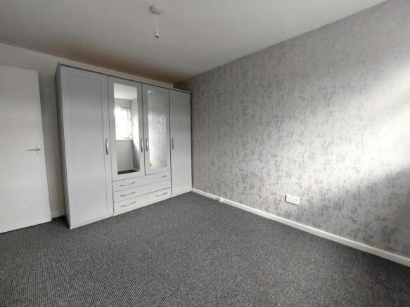 3 bed Terraced to rent Image 12