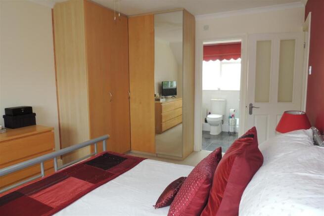 6 Croft Way 024 - Copy.JPG