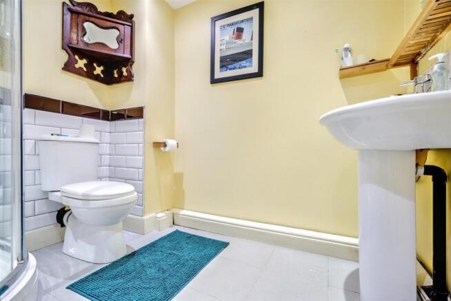 front cott Shower Room 1_2.jpeg