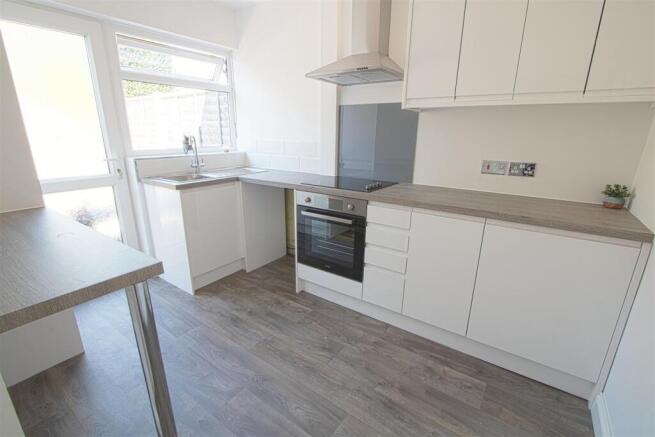 Salesbury Drive, Billericay photo 4