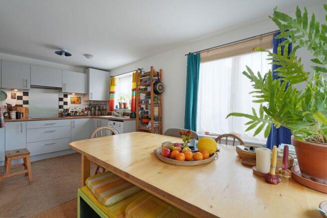 3 bed Semi-Detached for sale Image 5