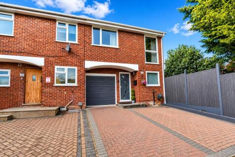 Woburn Avenue, Farnborough, Hampshire, GU14