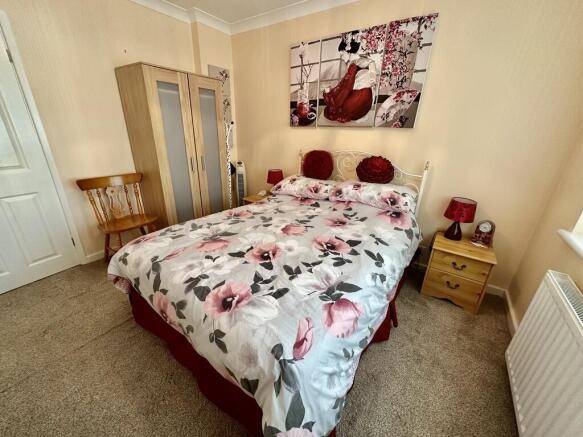 3 bed Semi-Detached Bungalow for sale Image 8