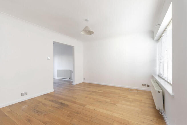 17 Victoria Retre...