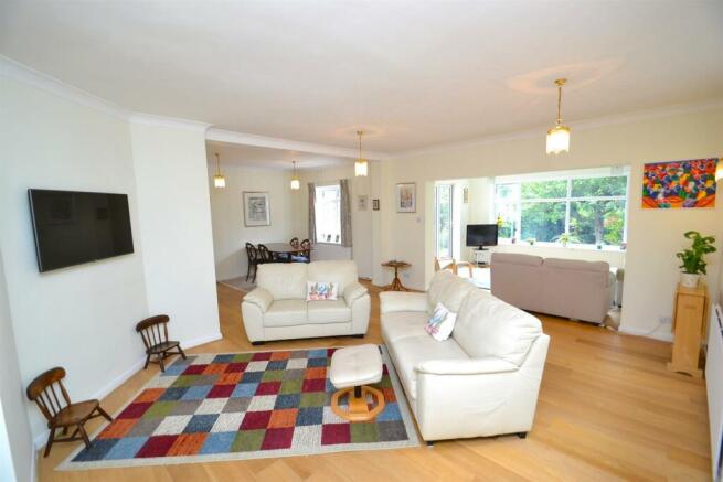 Living Dining Room 1.JPG