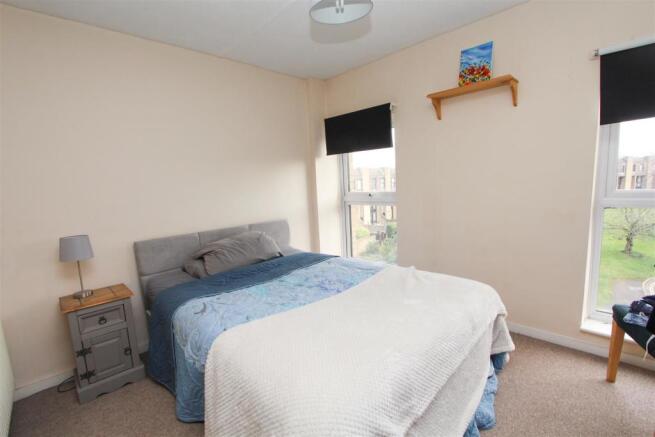 Bedroom 1.jpg