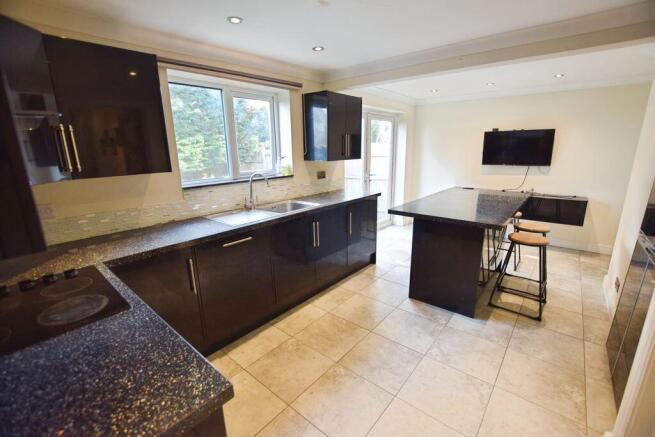 Kitchen/Breakfast Room