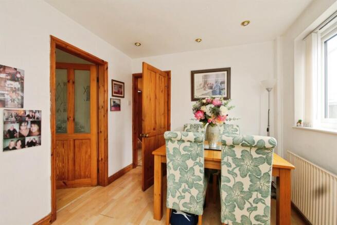 4 bed Semi-Detached Bungalow for sale Image 6