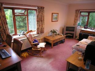LOUNGE: